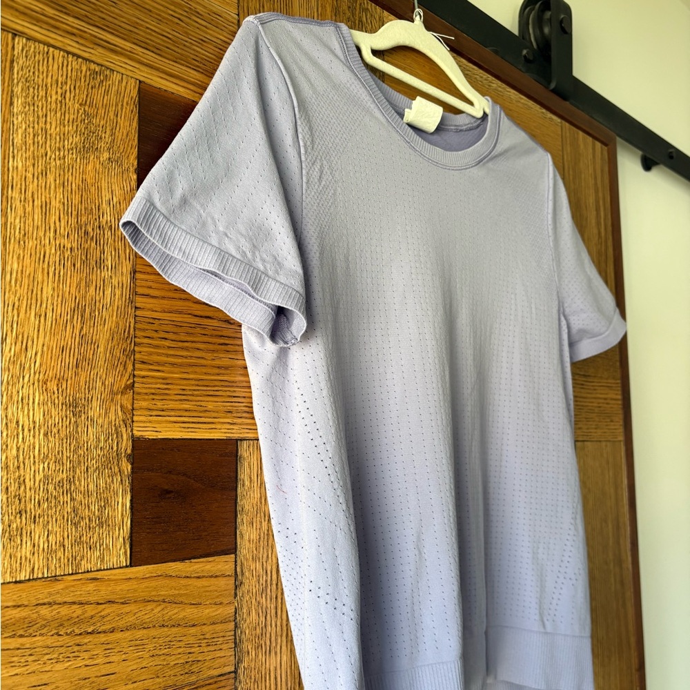 Athleta | In Motion Seamless Tee Lavender Purple Gray - Picture 2 of 7
